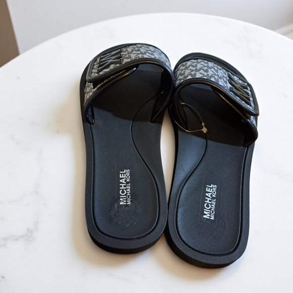 Michael Kors Women's Logo Silver Black Glitter Slides Size 8M - Picture 8 of 8
